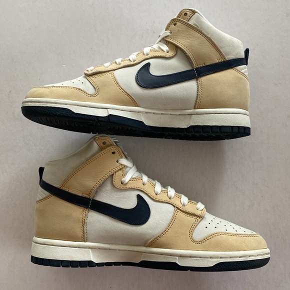 NIKE Dunk High Women’s Sneakers DX2044-101 Size 7.5 - Picture 2 of 10